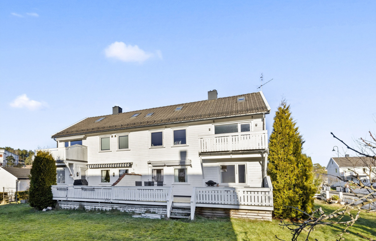 Ingerthas vei 3 sett fra hagen